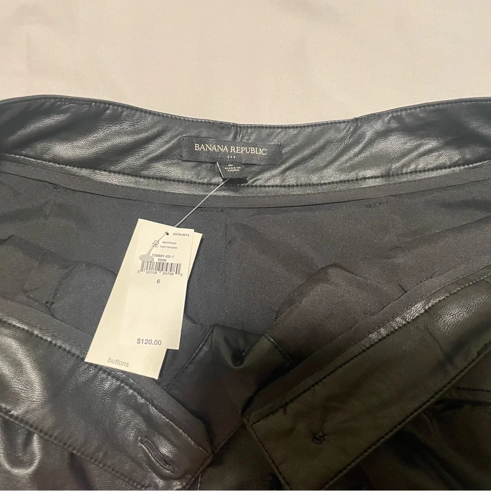 NWT Banana Republic Vegan Leather Midi Skirt with Buttons Black Size 6 - Picture 4 of 8